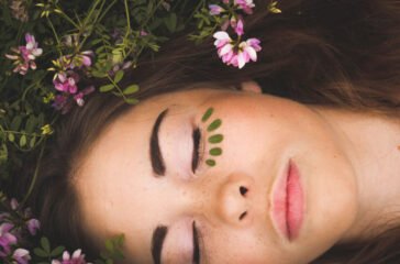 beautiful-girl-on-flower-garden